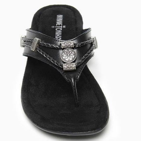 Minnetonka Silverthorne Black Leather Sandals 6 - Picture 2 of 7